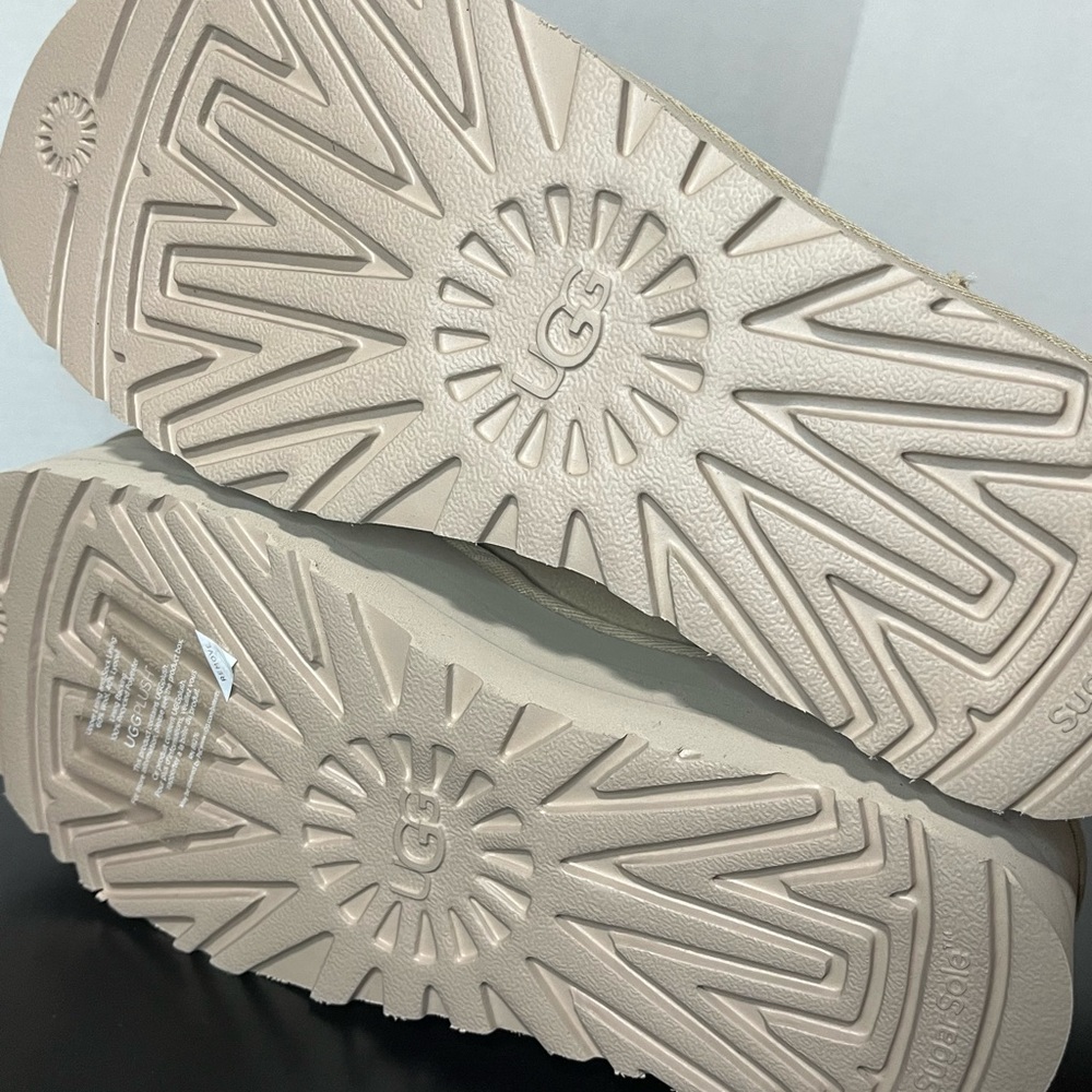 Women’s UGG classic ultra mini platform boot - Picture 6 of 6